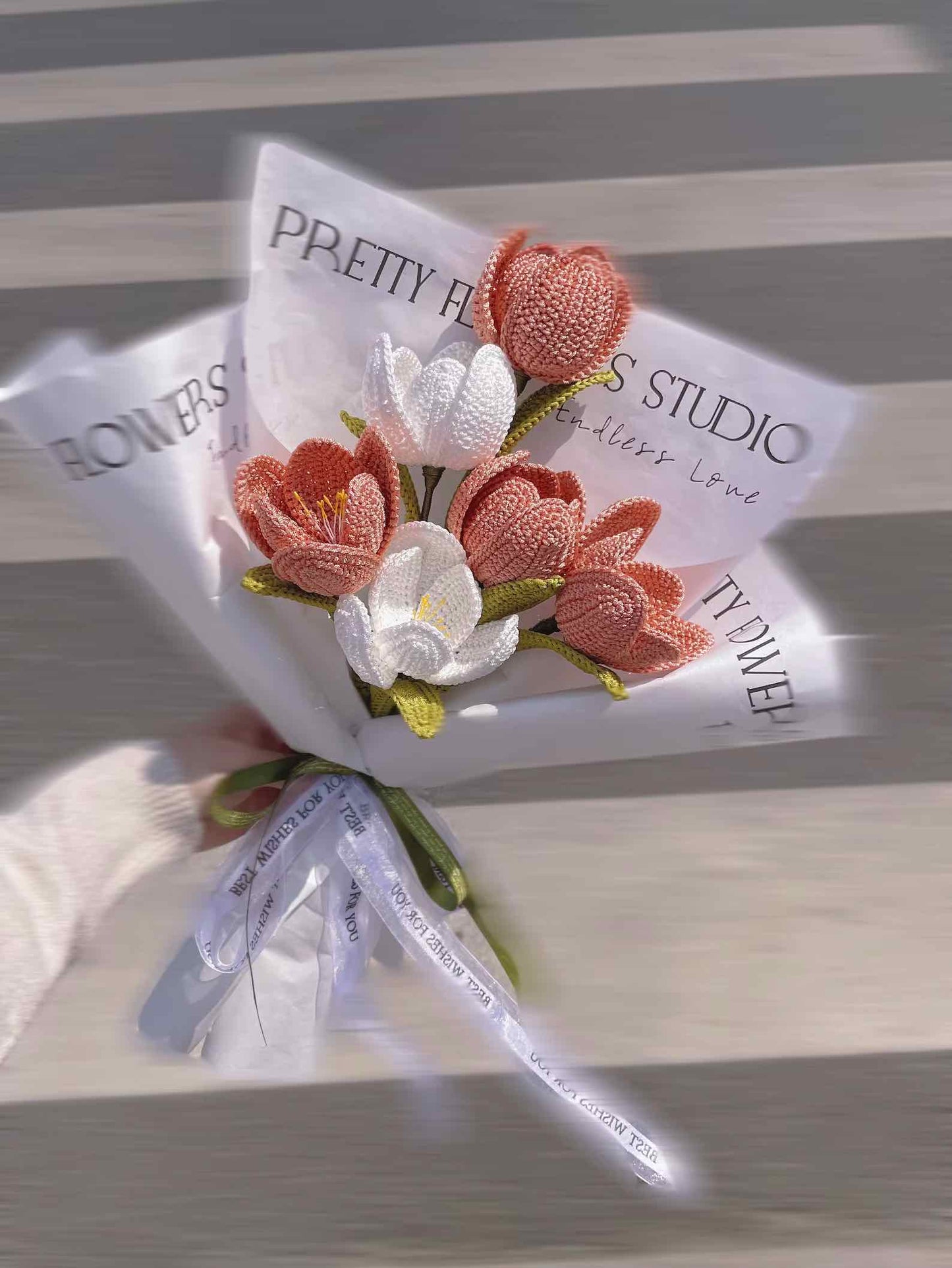 Crochet Tulip Bouquet, White&Caramel, Medium-Size Bouquet