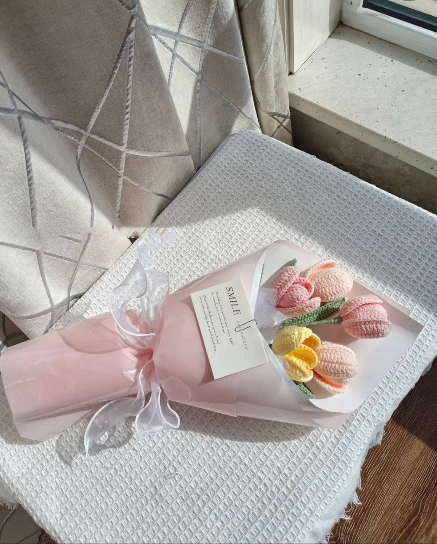 Bouquet de tulipes au crochet | Moyen (5-6 tiges) | Bleu et blanc, rose et jaune