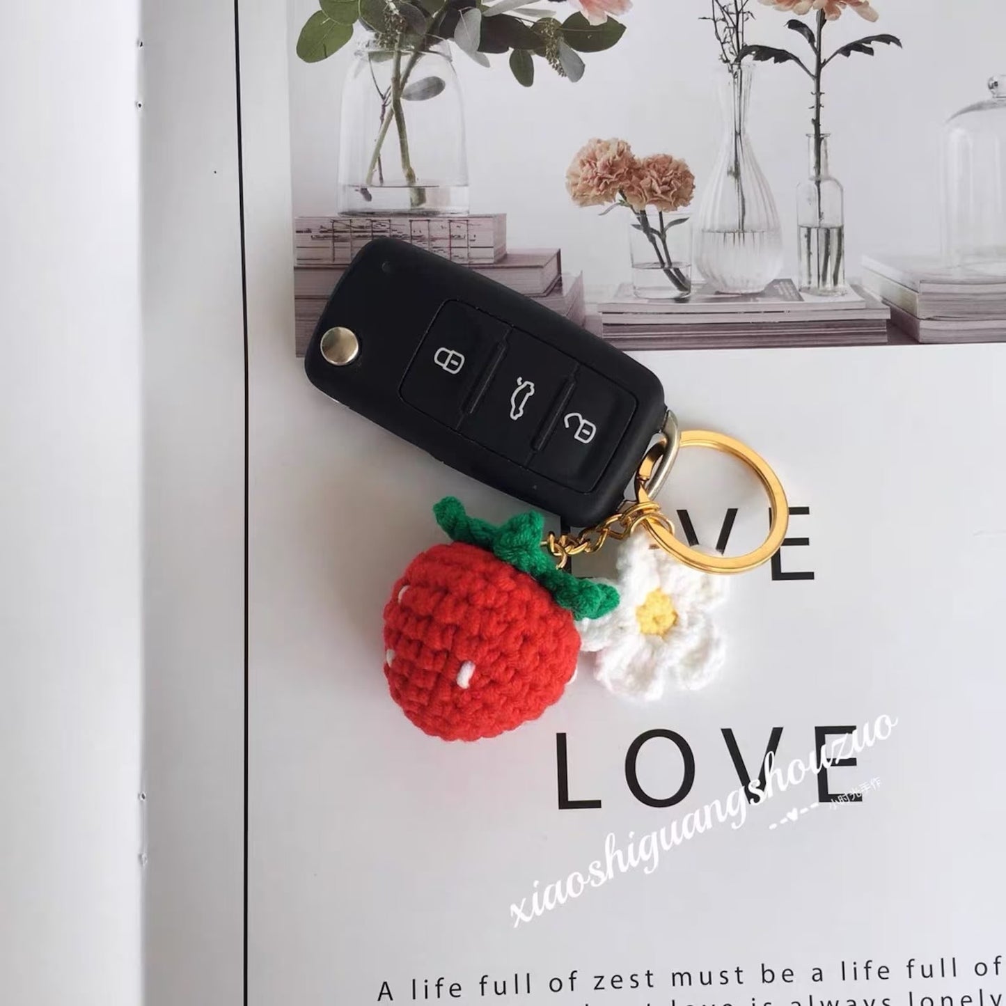 Crochet Strawberry&Daisy Keychain, Red/Pink/Light Pink