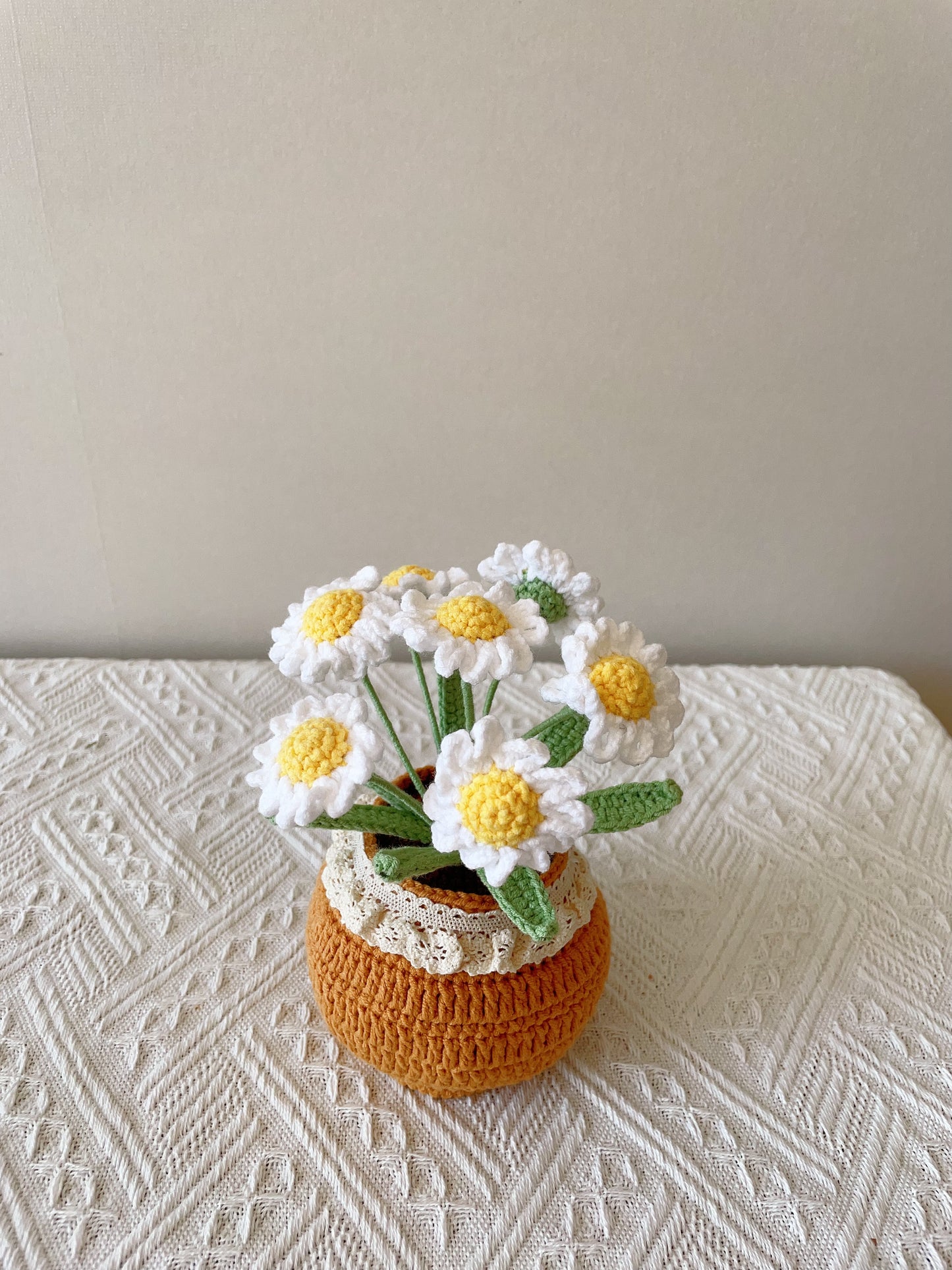 Handmade White Daisy Flower Pot - 7 Daisies