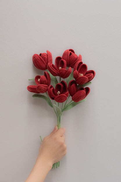 Bouquet de tulipes rouges au crochet, bouquet à 7 tiges