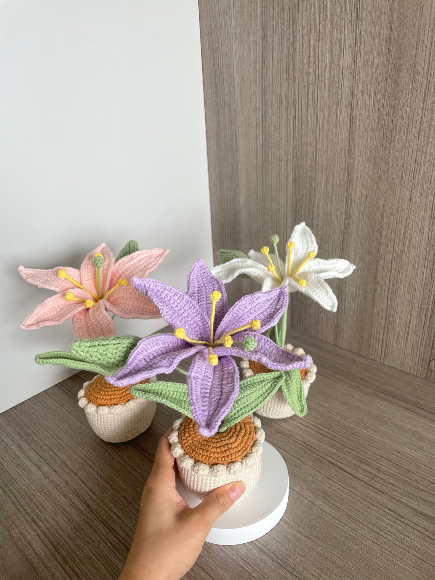 crochet lily flower pot, crochet flower, crochet flower bouquet