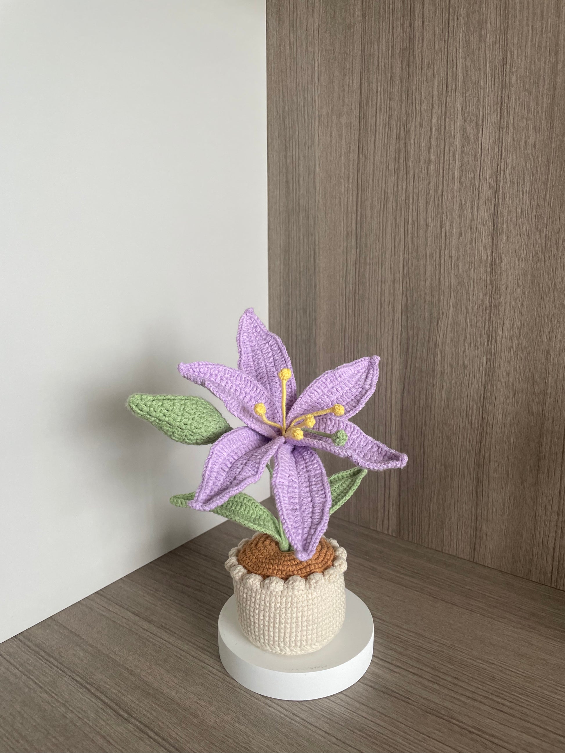 purple crochet lily flower pot, crochet flower, crochet flower bouquet